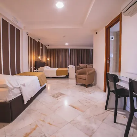 Continental فندق 4*